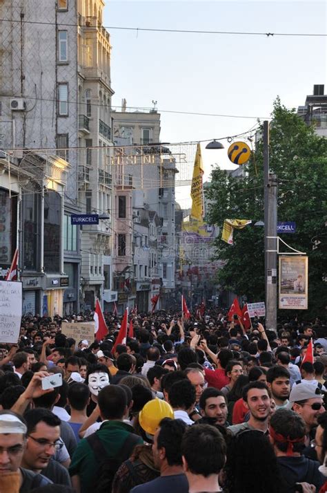 Gezi Park Protests In Istanbul Editorial Stock Image Image Of Fear