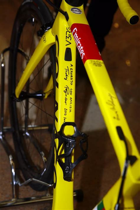 Pogacar tour de france 2020. Pogacar Taruh Sepeda Juara Tour de France di Museum ...