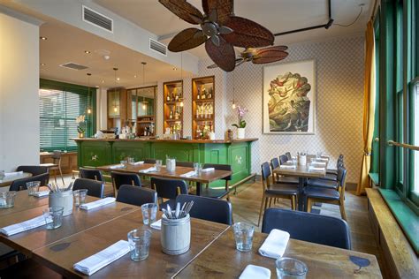 Covent garden is in the heart of the west end, easily reached via tube, train, cycle, on foot, boat & taxi. Top 12 Private Dining Rooms in Covent Garden