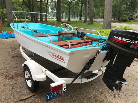 Classic Boston Whaler For Sale Boat For Sale Waa2