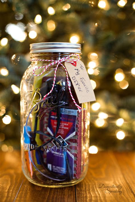 Many of these sweet ideas won't take much time to put together. 25 Valentine's Day Gifts in a Mason Jar | Yesterday On Tuesday