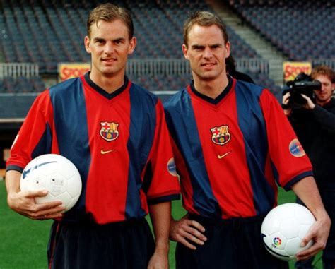 Door de bijzondere herkomst vertelt elke koffie zijn eigen verhaal. Cinq frères jumeaux qui ont vu dans le football professionnel - Suspension de Futbol