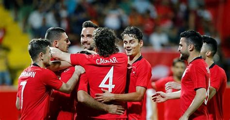 Ayrıca türkiye süper lig gol krallığı 2020/2021 sezonu asist krallığı ve oyuncuların görükleri sarı, kırmızı kart istatistiklerine ulaşabilirsiniz. FIFA sıralaması açıklandı! Türkiye 36. sıraya yükseldi ...