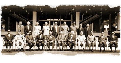Mageran merupakan badan pentadbir negara malaysia pada zaman darurat berikutan peristiwa 13 mei selepas sistem kerajaan berparlimen di malaysia digantung. Labun Cikgu Lin: MAGERAN 16 MEI 1969