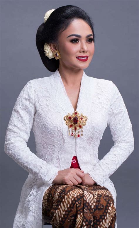 Pin Oleh Erniisa Di Myfav Kebaya Dress Di 2020