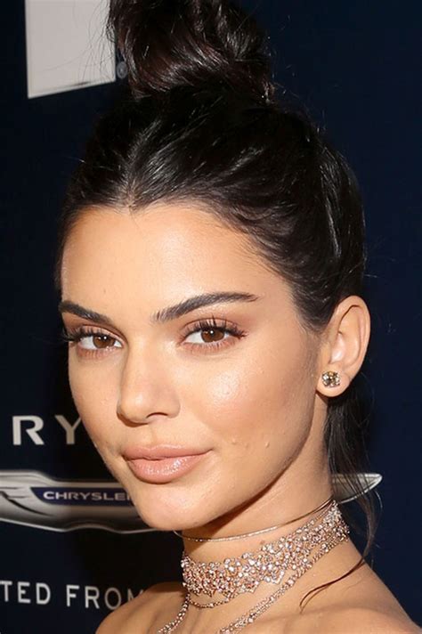 Kendall makes literally every outfit look good (i.redd.it). Kendall Jenner Shares Her Top Tips For Perfect Brows ...
