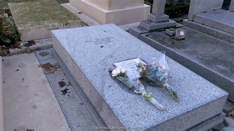 Tombe de Jean Paul BELMONDO cimetière De Montparnasse Paris la
