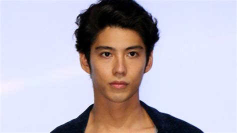 賀来賢人 kento kaku 俳優 イケメン gif. 俳優・賀来賢人さん（29）が103歳で死去 ※wikipedia調べ : オレ的 ...