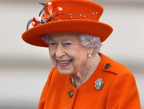 Kraljica Elizabeta Ii Se Seli Iz Buckinghamske Palače N1