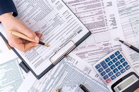 Ini senarai barang makanan yang akan dikenakan gst dan lebih mahal mulai 1 julai barang yang dikenakan cukai kastam senarai barang barang yang boleh dikenakan cukai jika berlebihan jangan terlajak membeli Apa Saja Barang Kena Cukai, Ciri Dan Tarif Pajaknya