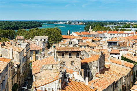 Tiene un casco histórico pequeño y destaca por su anfiteatro romano,uno de los mejor conservados del. Arles France Stock Photos, Pictures & Royalty-Free Images ...
