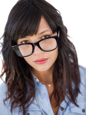 Whether you have curly hair, straight hair, or something in between, here are gorgeous medium hairstyles with bangs to consider! How to Look Pretty in Glasses.