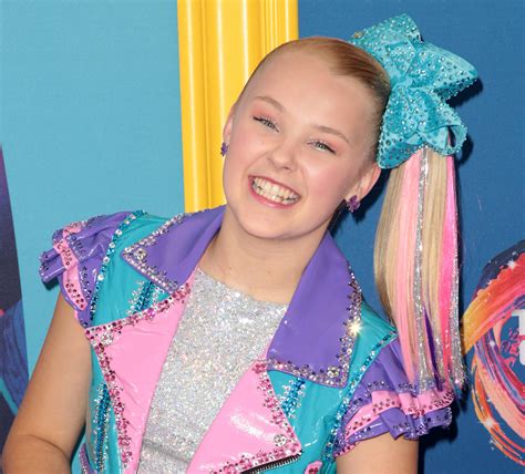 JoJo Siwa Apologizes For Makeup Kit Recall After Testing Positive For