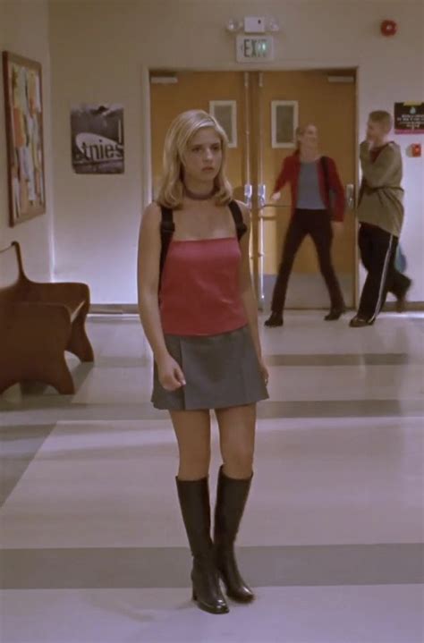 Sarah Michelle Gellar Buffy Style Tv Show Outfits 90s Inspired Outfits