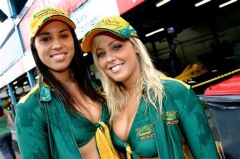 Curious Funny Photos Pictures Indianapolis 500 Race Girls 30 Pics