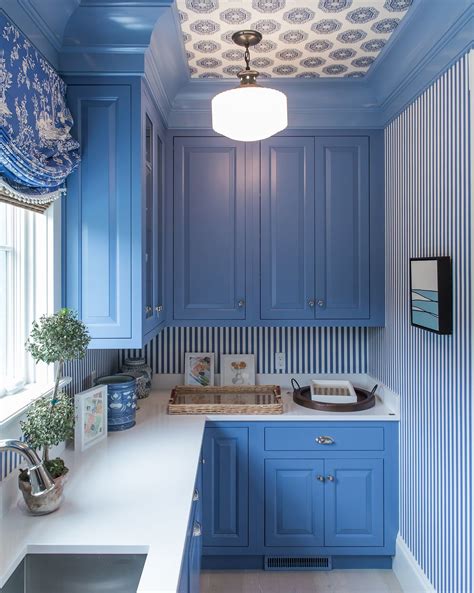 15 Inspirational Ideas For Decorating With Blue And White Kitchen