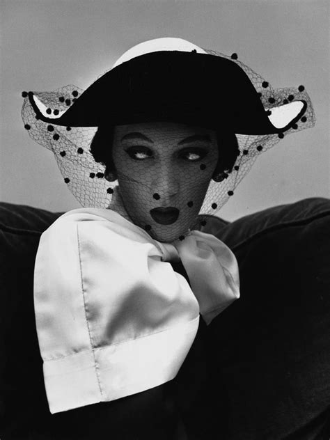 Dovima By Irving Penn New York Most Famous Photographers