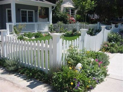 What's the difference between a picket fence and a gate? 20 Stunning And Elegant White Picket Fence In Country ...