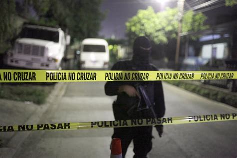 El Salvador Las muertes violentas en El Salvador se disparan más de un en un año