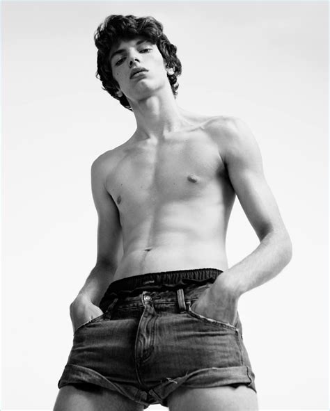 Calvin Klein Jeans Goes Minimal For Spring 17 Campaign The Fashionisto