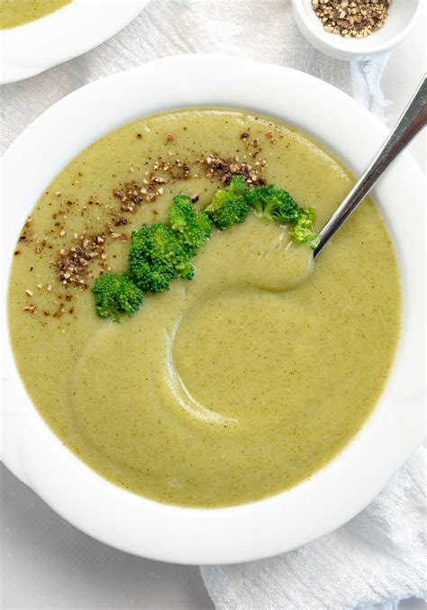 Easy Vegan Broccoli Soup Using Only 4 Ingredients