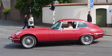 Der Jaguar E-Type startet bei der Oldtimer-Rallye in Hüls. Für die
