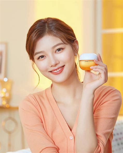 Stills cuts for ep8#cleanwithpassionfornow i feel so in love with her looks photos: 익스트림무비 - 김유정 라네즈 화보