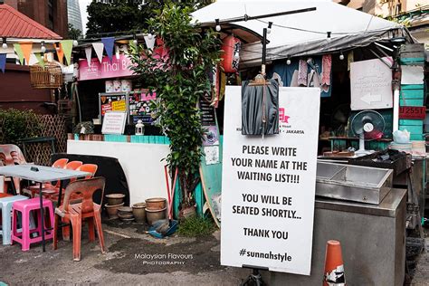 An original street style boat noodle, made from mostly 100% thai product & halal guarantee. Little Rara Thai Noodle House Jalan Kia Peng KL - Cheesy ...