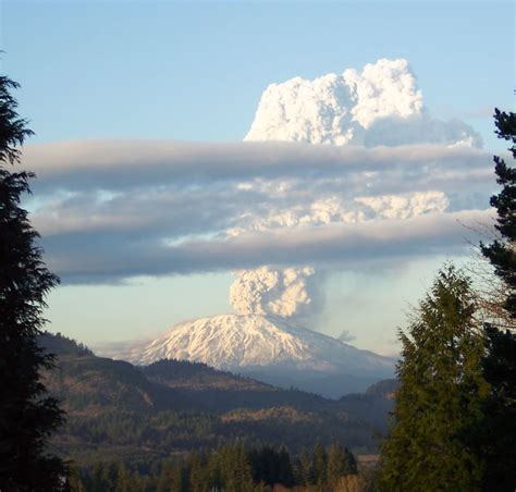 Helens national volcanic monument is within the gifford pinchot national forest and managed by the usda forest service. 31 Year Anniversary of Mount St. Helens Eruption (31 Pics)