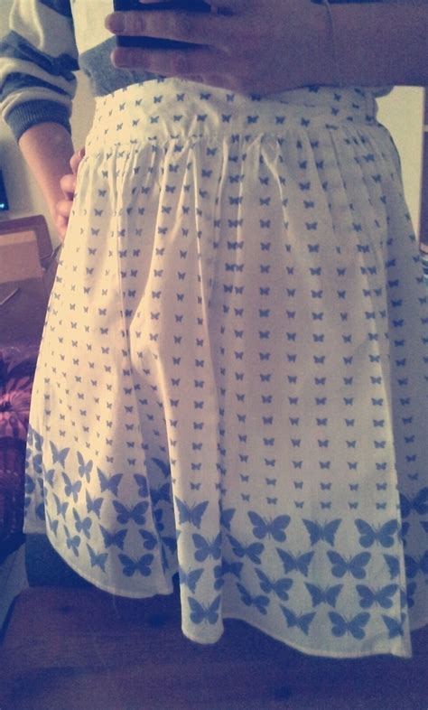 Easy child's apron pattern {tutorial} ~ make this sweet apron for a little darling in your life. Summer Skirt To Cute Apron! · How To Make A Half Apron ...
