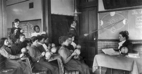 40 Amazing Vintage Photos That Document Us Classroom Scenes From The