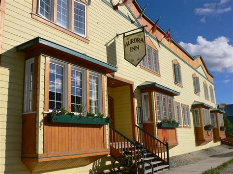 We can also accommodate larger events in our private lakeside room. Aurora Inn Dawson City | Doets Reizen