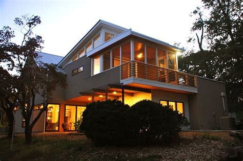 A square is 100 square feet, most shingles are 3 bundles to a square, but some of the new architectural are very heavy and thick and come 4 to a square. Gabled LEED Platinum Newcomer House in Georgia Cost Just ...
