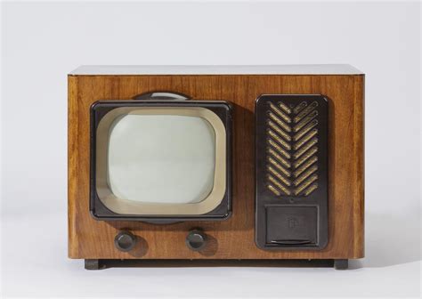 A Visual History Of The Television Set Museum Crush
