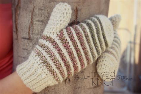 Us size j/10 (6.0mm) crochet hook, yarn needle, scissors. 31 Easy Crochet Fingerless Gloves Patterns | Tutorials