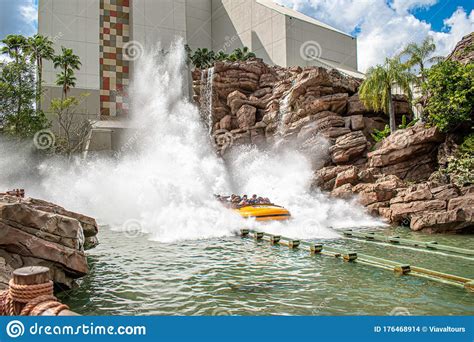 Islands of adventure jurassic park jurassic park river adventure. People Enjoying Jurassic Park River Adventure At ...