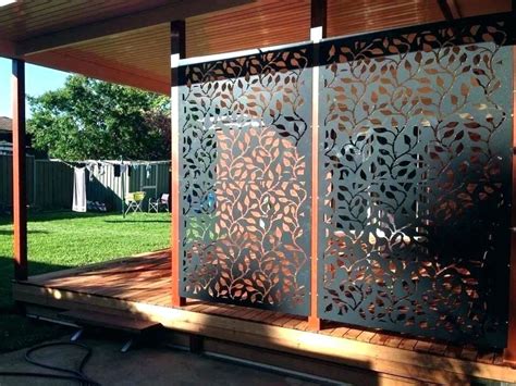 Making sure you can relax in comfort and privacy is an important part of effective garden design, and garden screening is a popular way to achieve this. 10 Enjoyable DIY Outdoor Privacy Screen Ideas | Outdoor ...