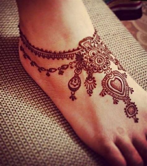 For that reason, it's essential to choose an experienced henna artist to henna tattoos are temporary and usually last two to three weeks before fading. Henna-Tattoo: Die 20 schönsten Tattoo-Ideen für Hand, Arm ...