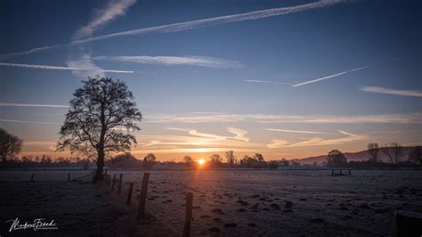 Sonnenaufgang In Den Feldern Foto And Bild Landschaft Sonnenaufgänge