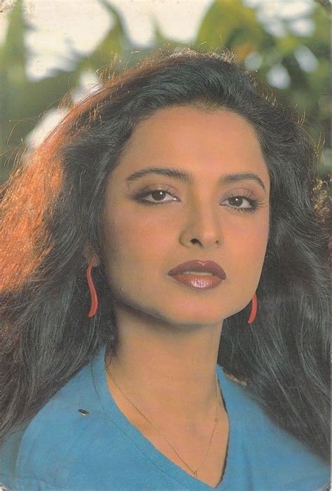 Pin By Rina On Rekha Is Rekhaforever In 2019 Indian Bollywood