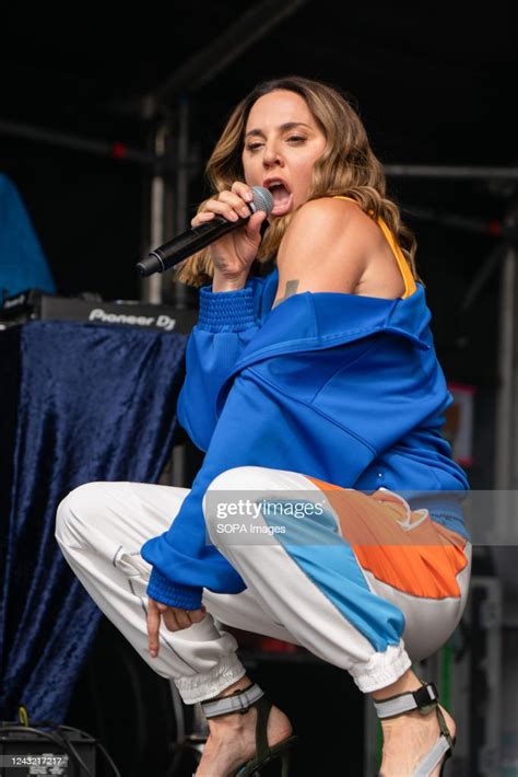 Melanie C Aka Sporty Spice Performing Live On Stage During The Pub News Photo Getty Images
