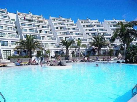 Sus huéspedes pueden disfrutar del principal centro comercial de la ciudad, que se encuentra tan solo a 200 metros calle abajo. APARTAMENTOS BABALU Puerto Rico - Gran Canaria