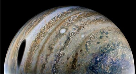 Sonda Juno Faz Imagem Espetacular Da Sombra De Ganimedes Em J Piter