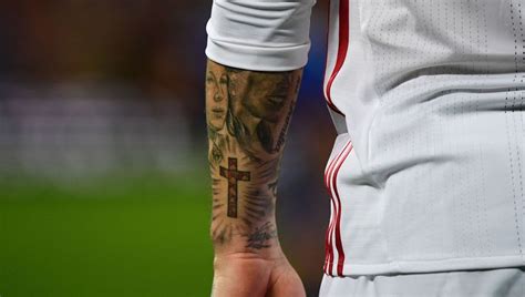 Noch ist hannover 96 nicht abgestiegen. Die Tattoos von Sergio Ramos und was sie bedeuten | german ...