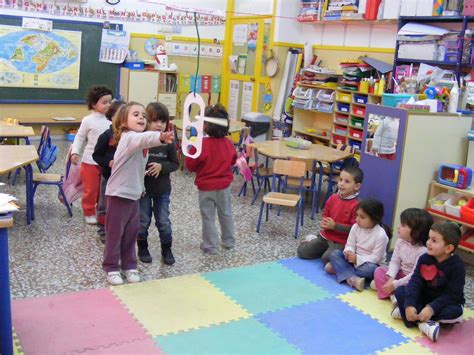 Demuestra cuanto quieres a tu perrito, gatito, periquito o poni cuidándolo, alimentándolo y poniéndolo bien guapo con estos enternecedores y necesarios juegos de animales. AULA DE INFANTIL: JUEGOS DE INUIT