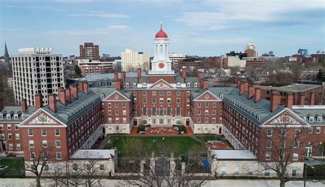 Harvard Ya No Es La Mejor Universidad De Eeuu Este 2022 Según Forbes Gq