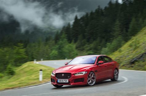 Jaguar xe s versus bmw 3 series 340i sport