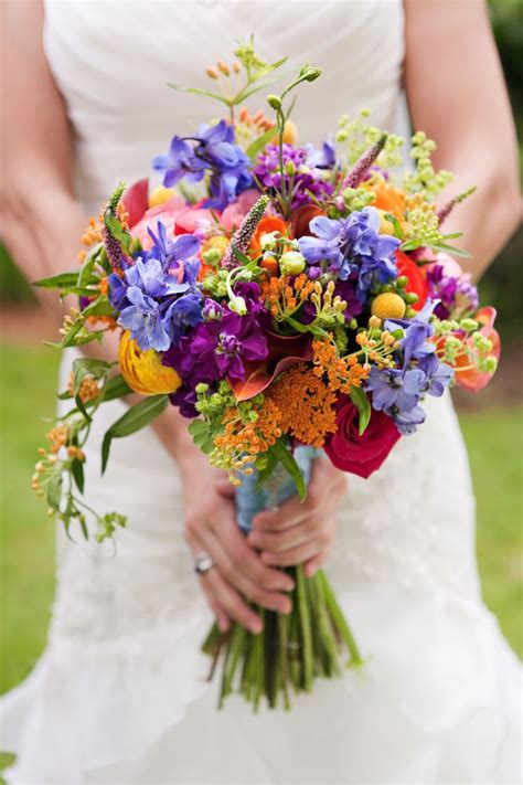 Like most common flowers, tulips come in a large variety of colors that each have their own meaning. Common Mistakes Not to Make When Choosing Your Wedding Flowers