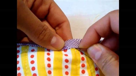 How To Hand Sew Binding To Back Of Quilt Youtube