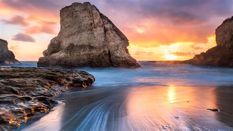 Uhd quadruples that resolution to 3,840 by 2,160. Shark tooth beach 4K 8K Wallpapers | HD Wallpapers
